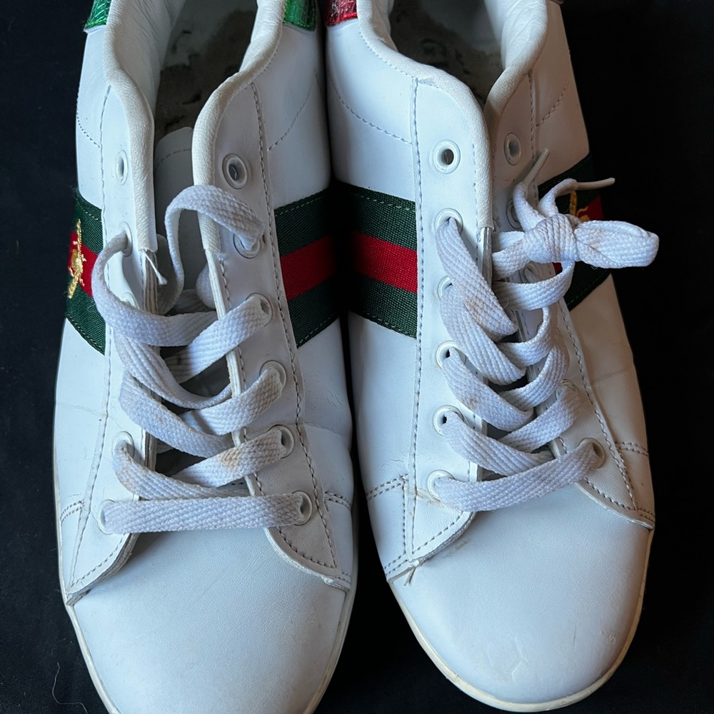 Men’s Gucci Shoes with Green and Red Stripes